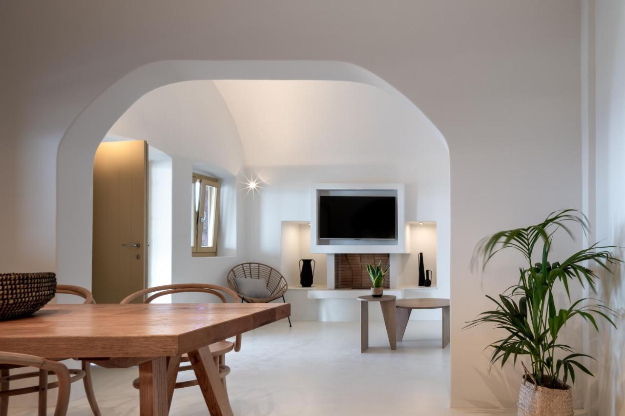 Colombos Beachfront Foinikia  Экстерьер фото