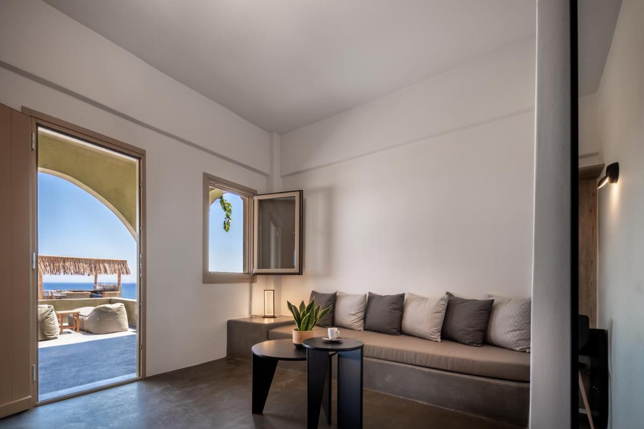 Colombos Beachfront Foinikia  Экстерьер фото