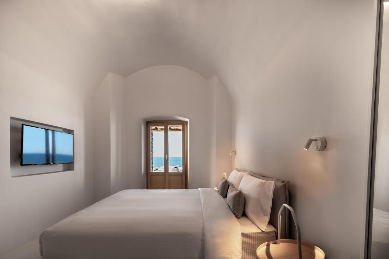 Colombos Beachfront Foinikia  Экстерьер фото