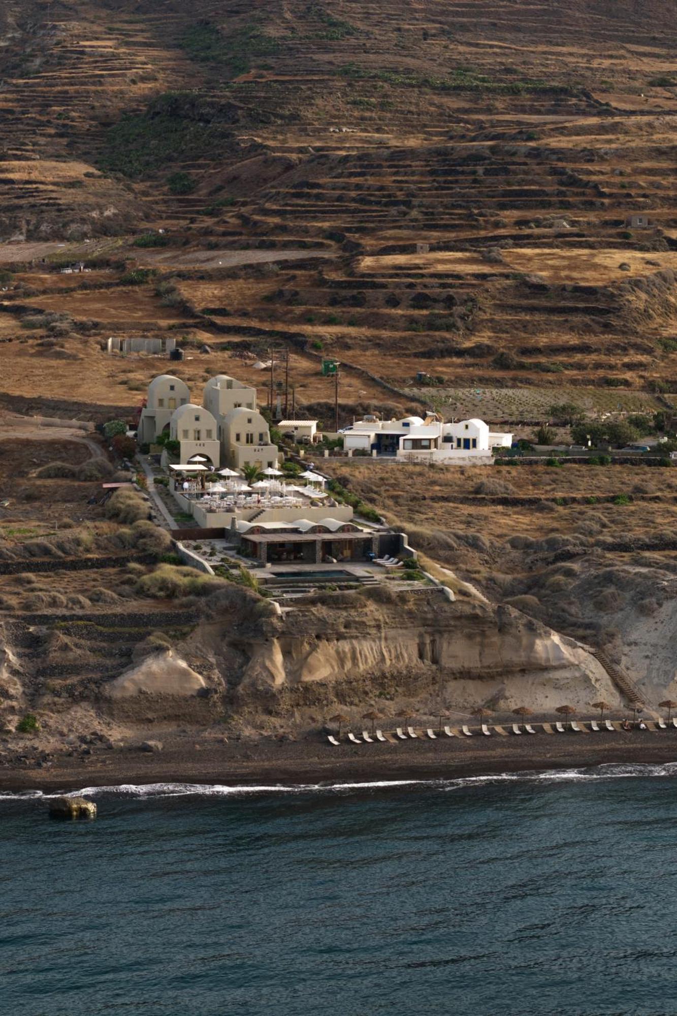Colombos Beachfront Foinikia  Экстерьер фото