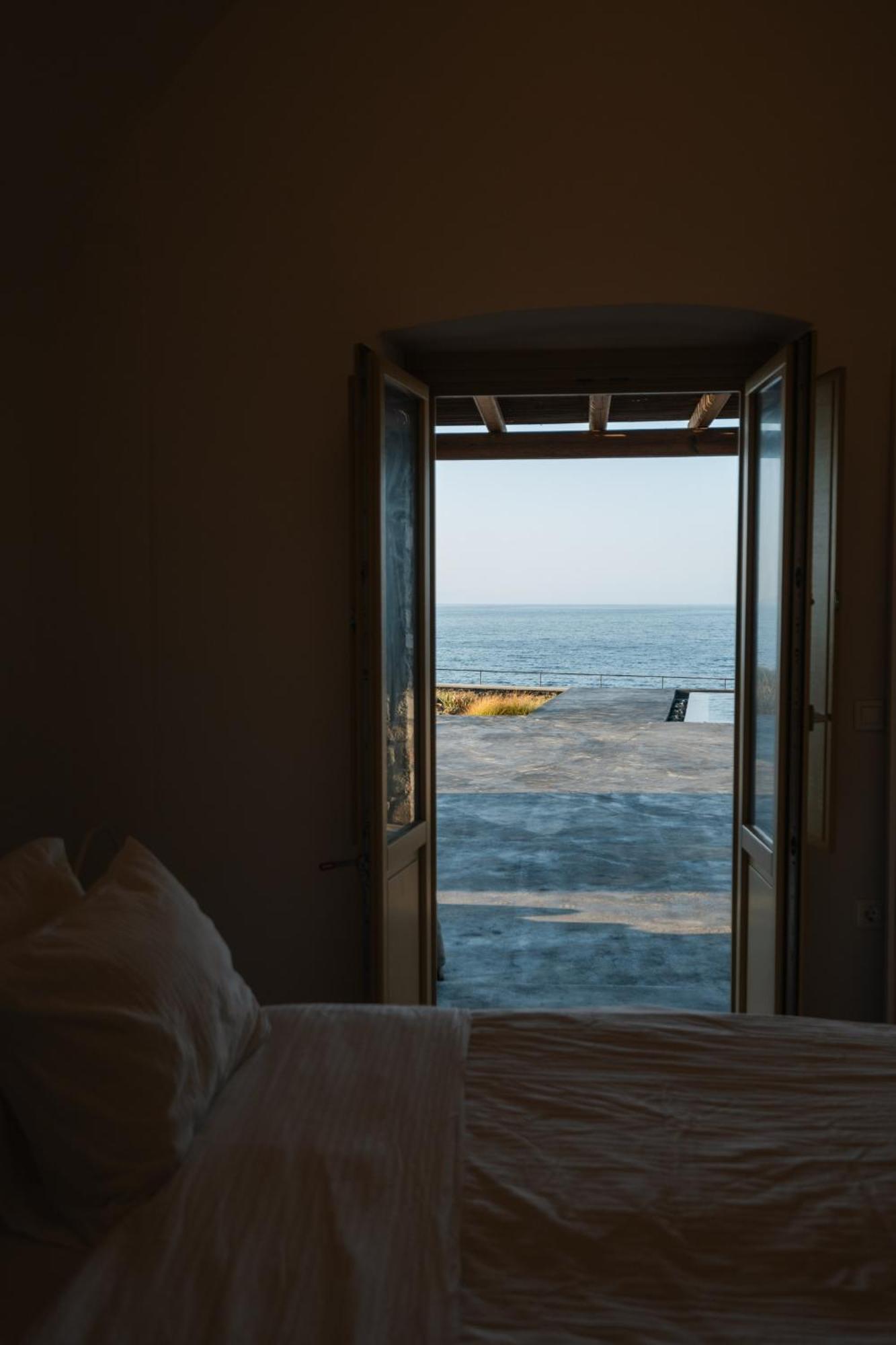 Colombos Beachfront Foinikia  Номер фото